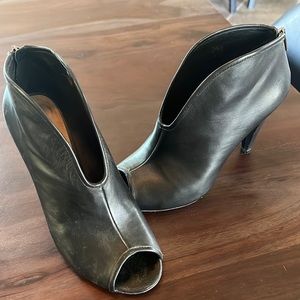 Vince Camino peep toe booties